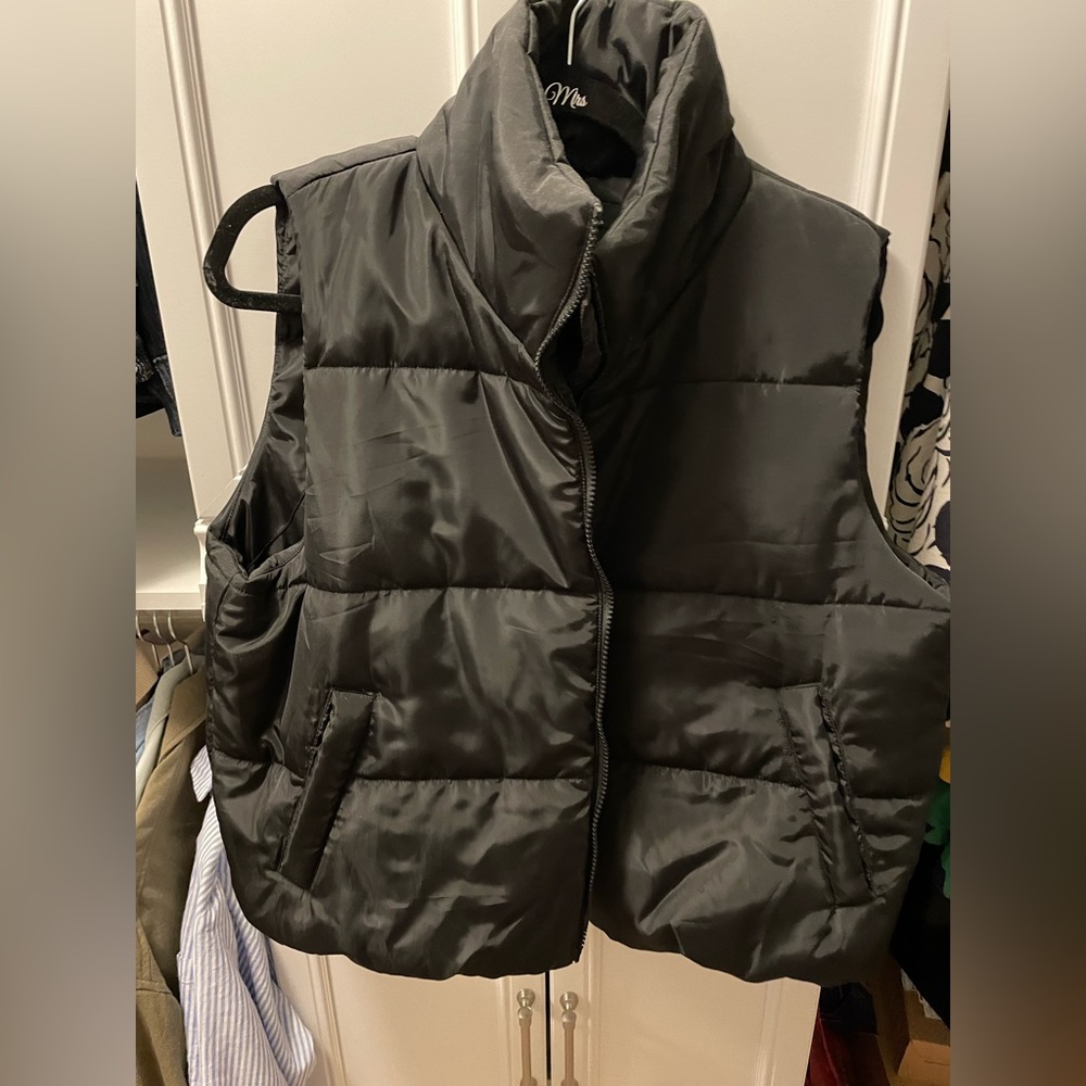 Black puffer vest